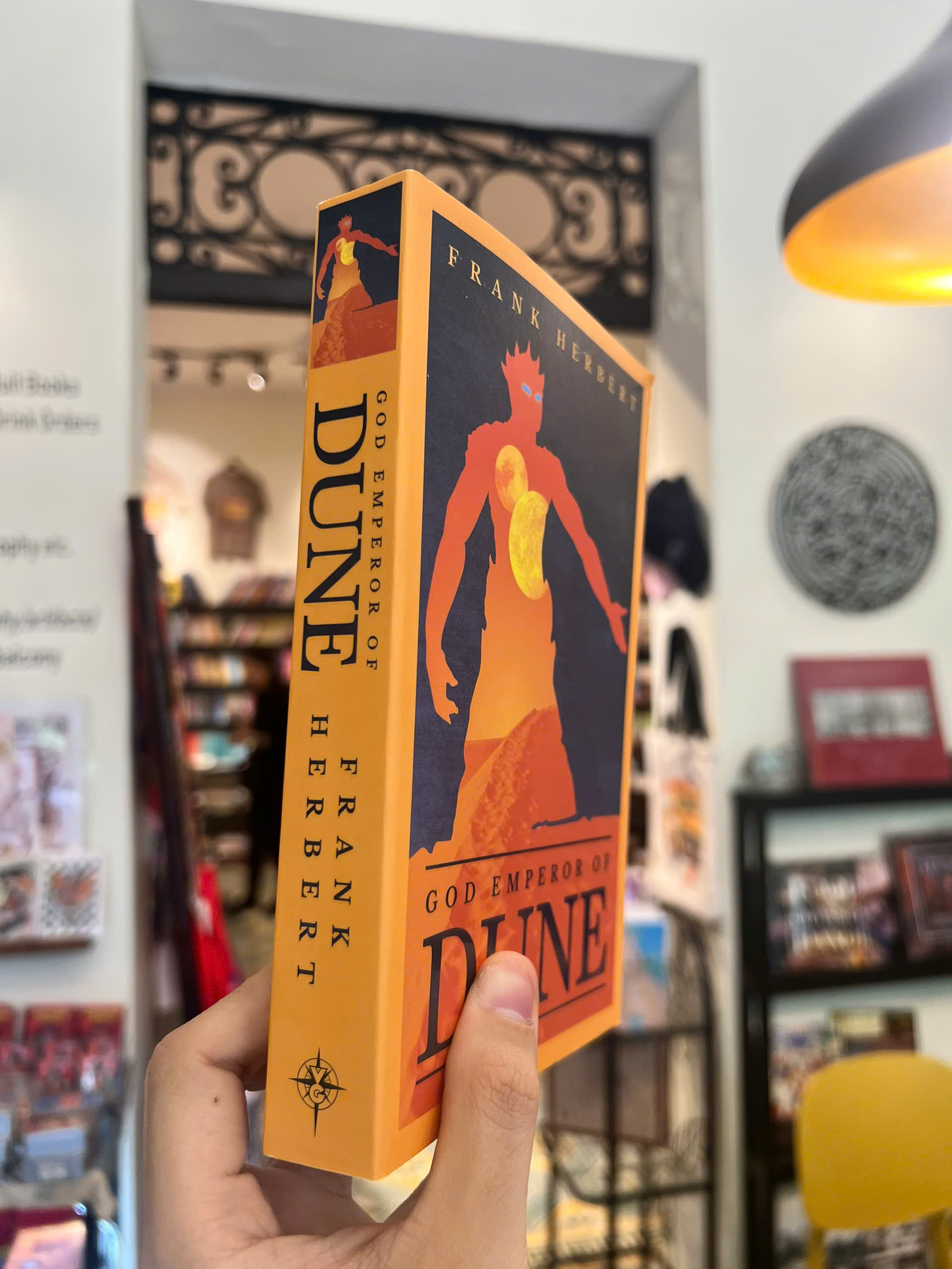 Sách - God Emperor of Dune by Frank Herbert | Science Fiction / Fantasy / Ngoại văn Nhập khẩu UK
