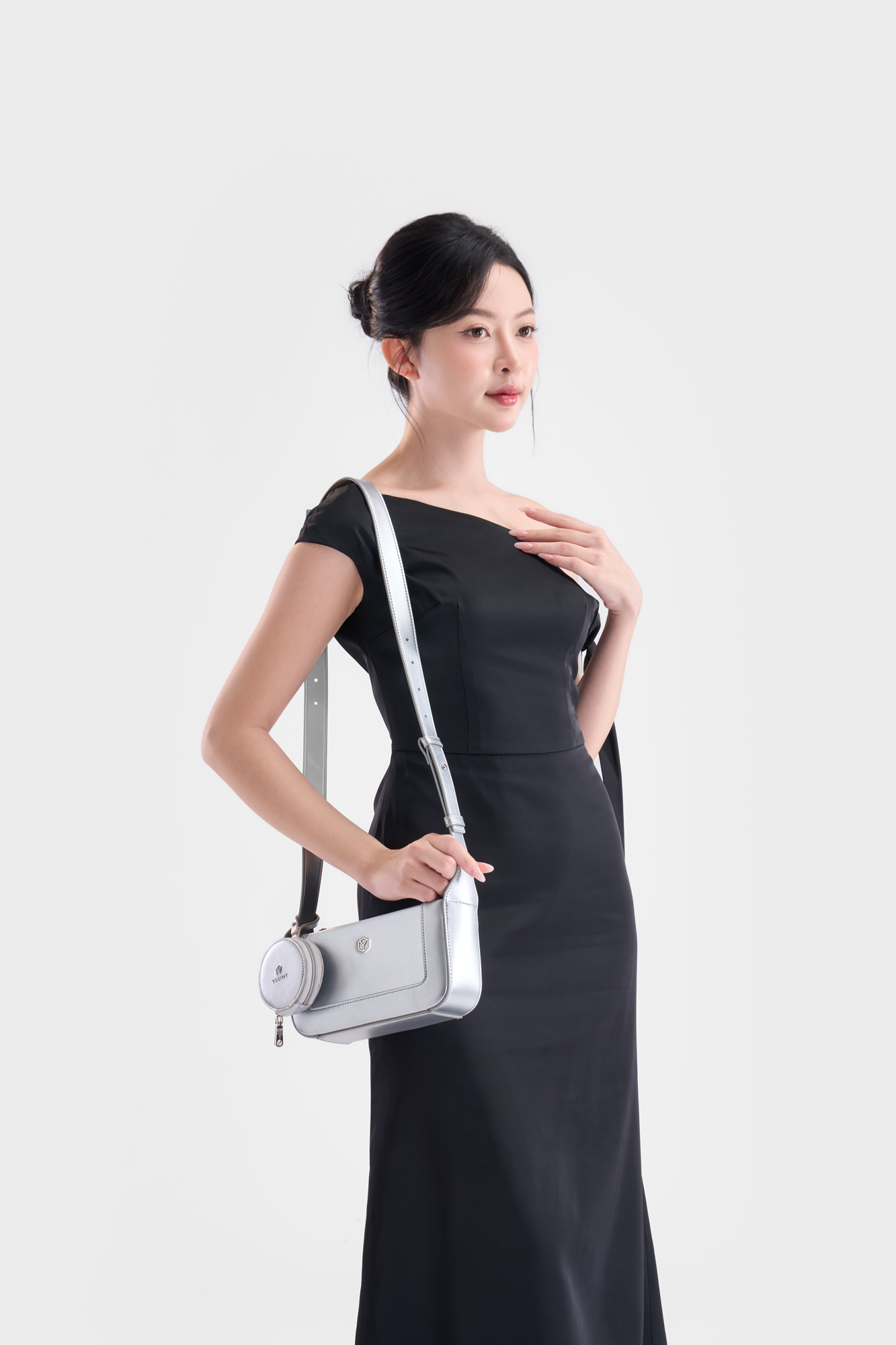 Túi Yuumy ( Thời trang nữ size 22 phối ví mini - Túi đeo chéo da Glossy YN346 )