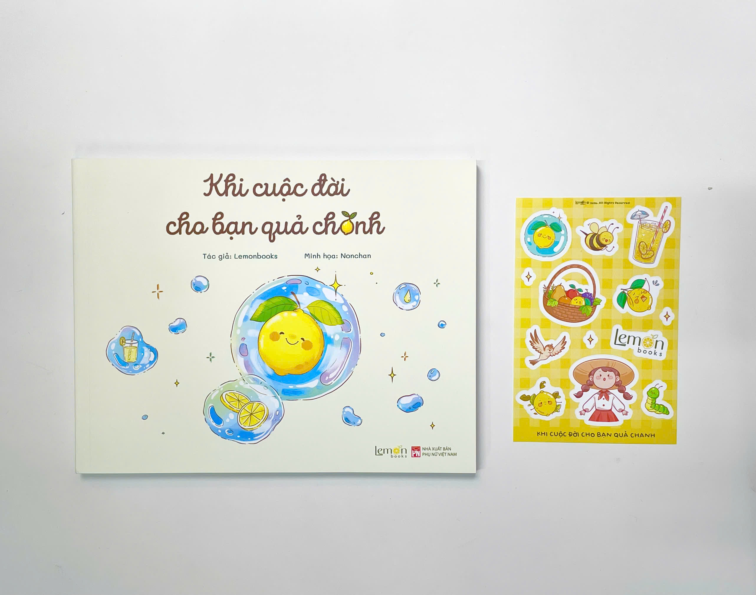 Sách tô màu - Khi cuộc đời cho bạn quả chanh - Lemonbooks &amp; Nonchan - Tặng kèm Sticker