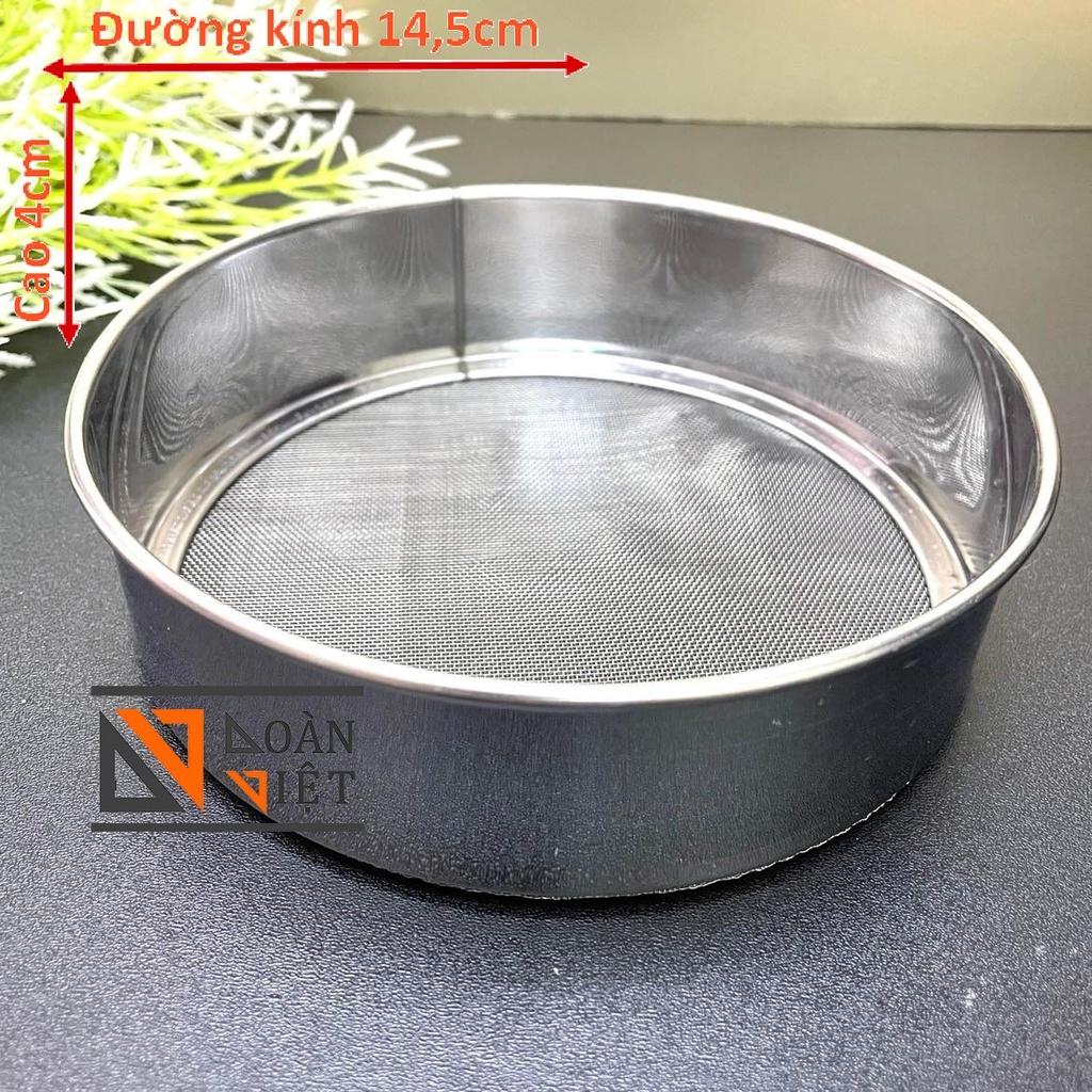 Dụng cụ RẮC CACAO, RÂY BỘT INOX loại nhỏ 14,5cm - Dụng cụ làm bánh lưới khít, pha chế vợt lược rau má dừa, rắc Ca Cao