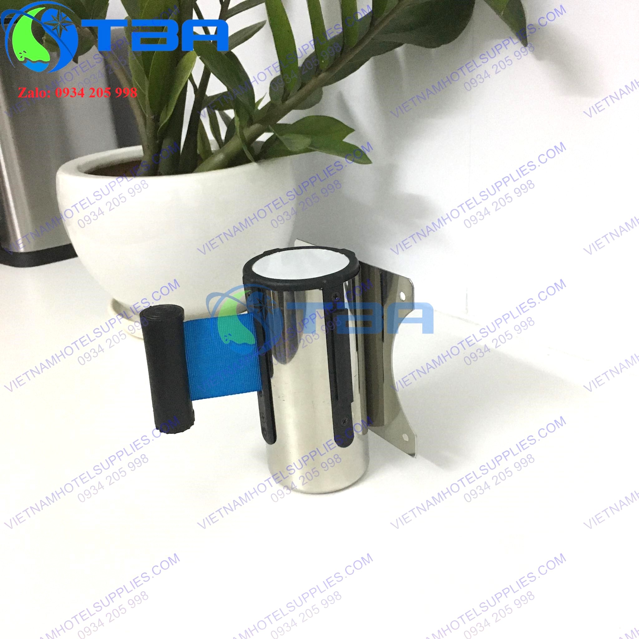 Trụ chắn inox 2m gắn tường màu xanh dương nhập khẩu cao cấp