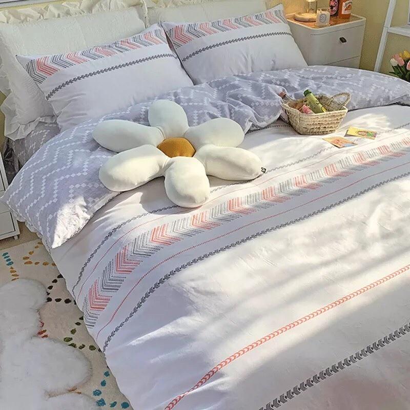 Bộ Chăn Ga Gối Cotton Living 100%cotton Hàng Nhập Khẩu Cao Cấp Mẫu Kẻ Thổ Cẩm Trắng Đơn Giản Độc Lạ