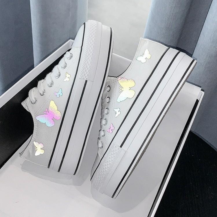 Giày Thể Thao ️️Sneaker Bánh Mì Đế Độn Họa tiết Con Bướm Xuân Classic Sang, Xịn, Mịn S8278