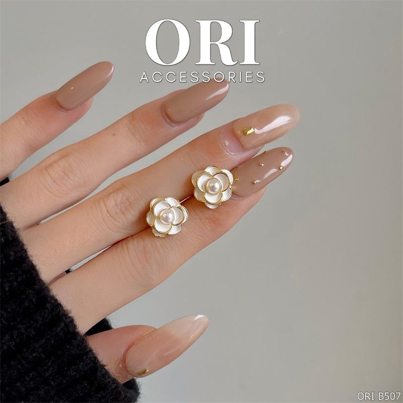 Bông tai nữ hình cánh hoa Vera xinh xắn ORI ACCESSORIES B507