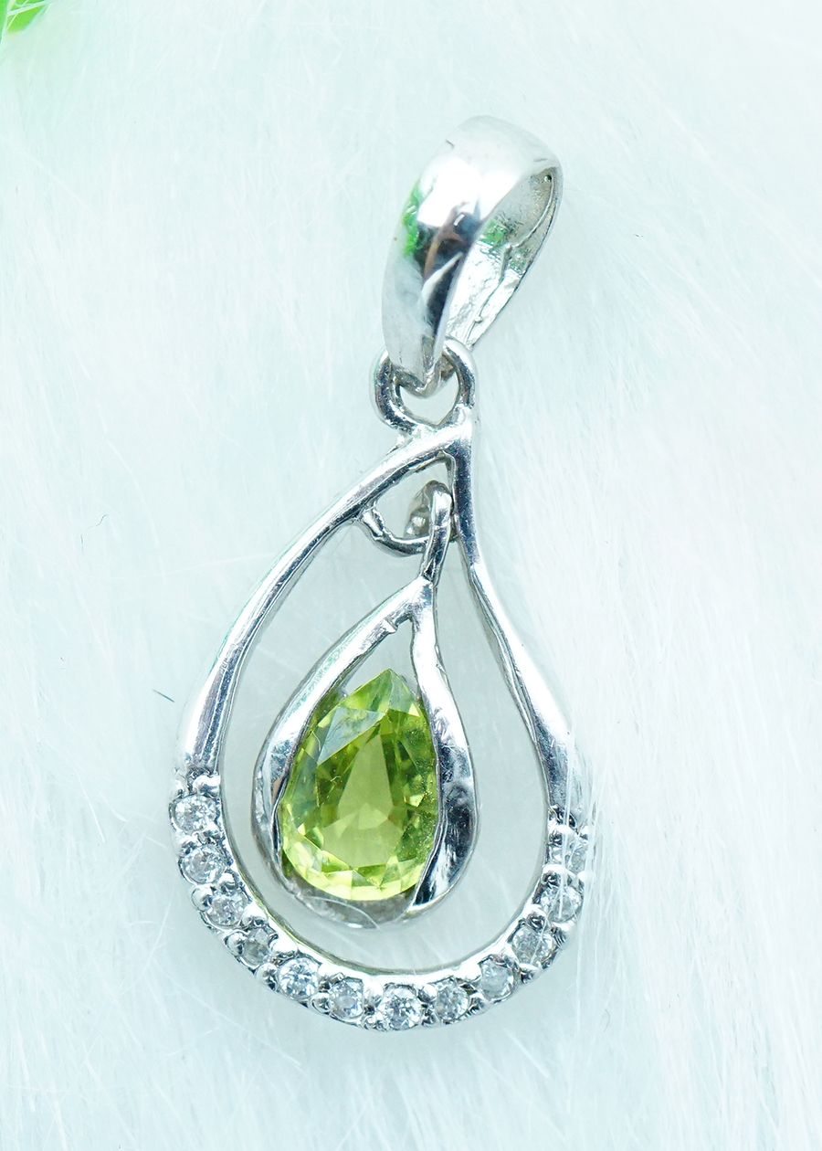 Mặt dây chuyền đá Peridot xanh lá tự nhiên hình giọt nước