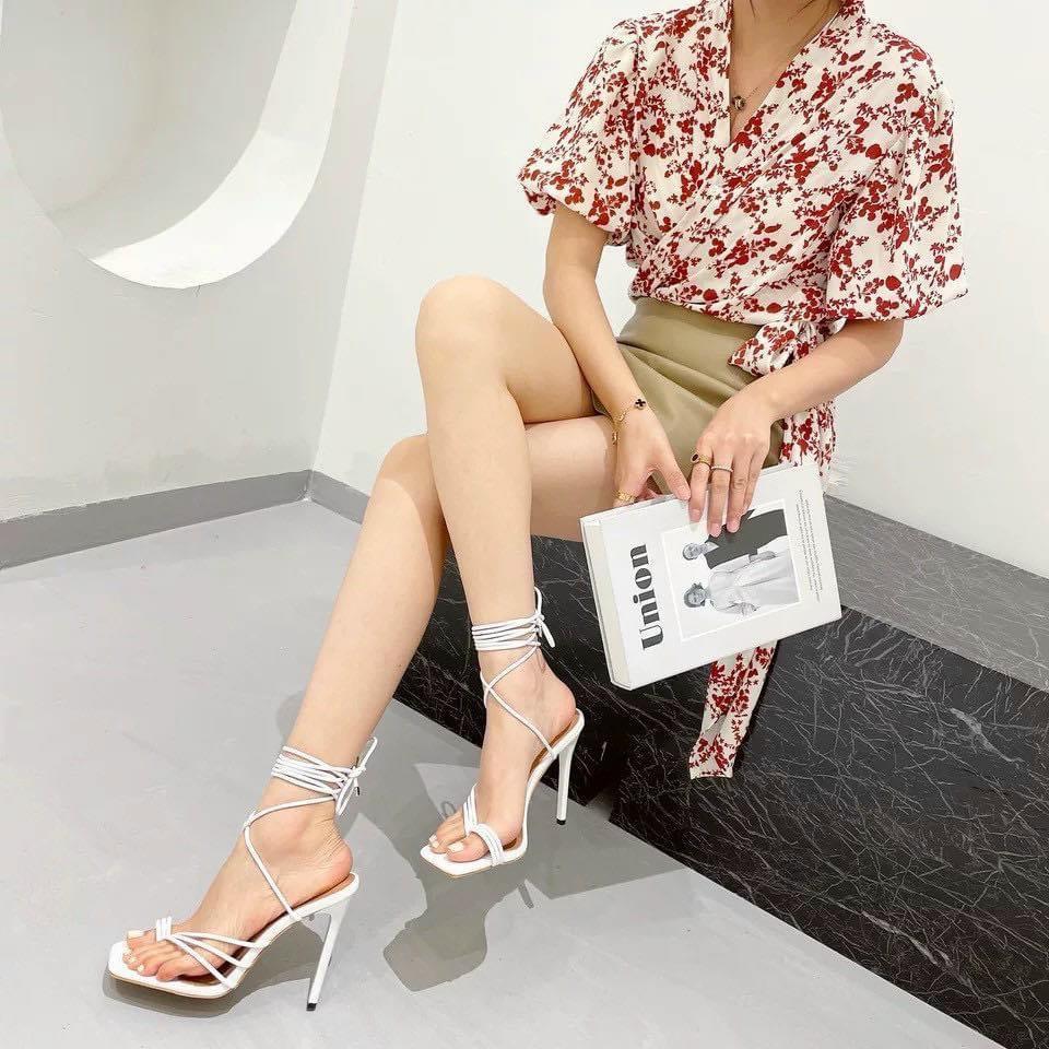 Sandal cao gót buộc dây gót nhọn cao 8-9p tôn dáng sang chảnh, Guốc Quai Mảnh Chiến Binh Trắng và Đen và NÂU TÂY ĐẸP