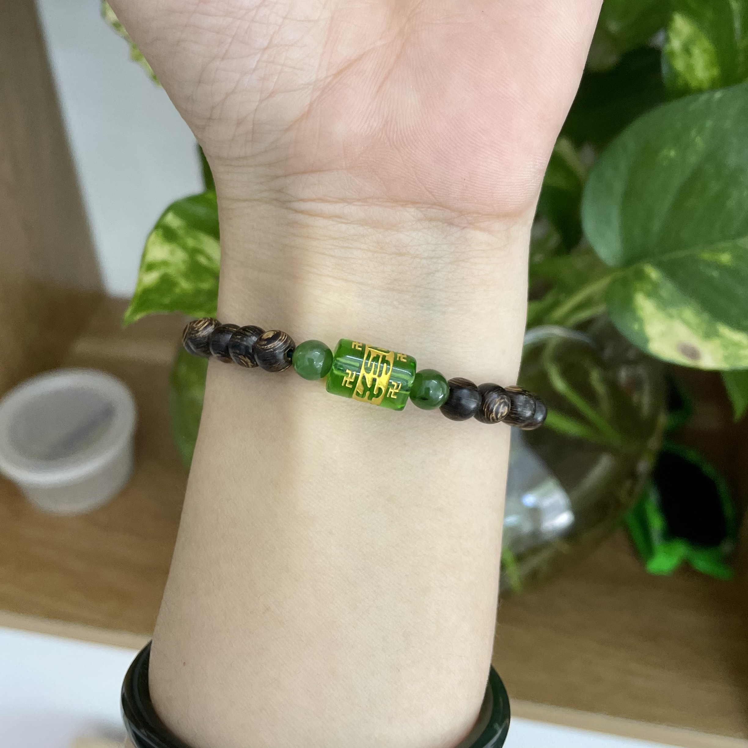 Vòng trầm sánh chìm 6 ly phối đá