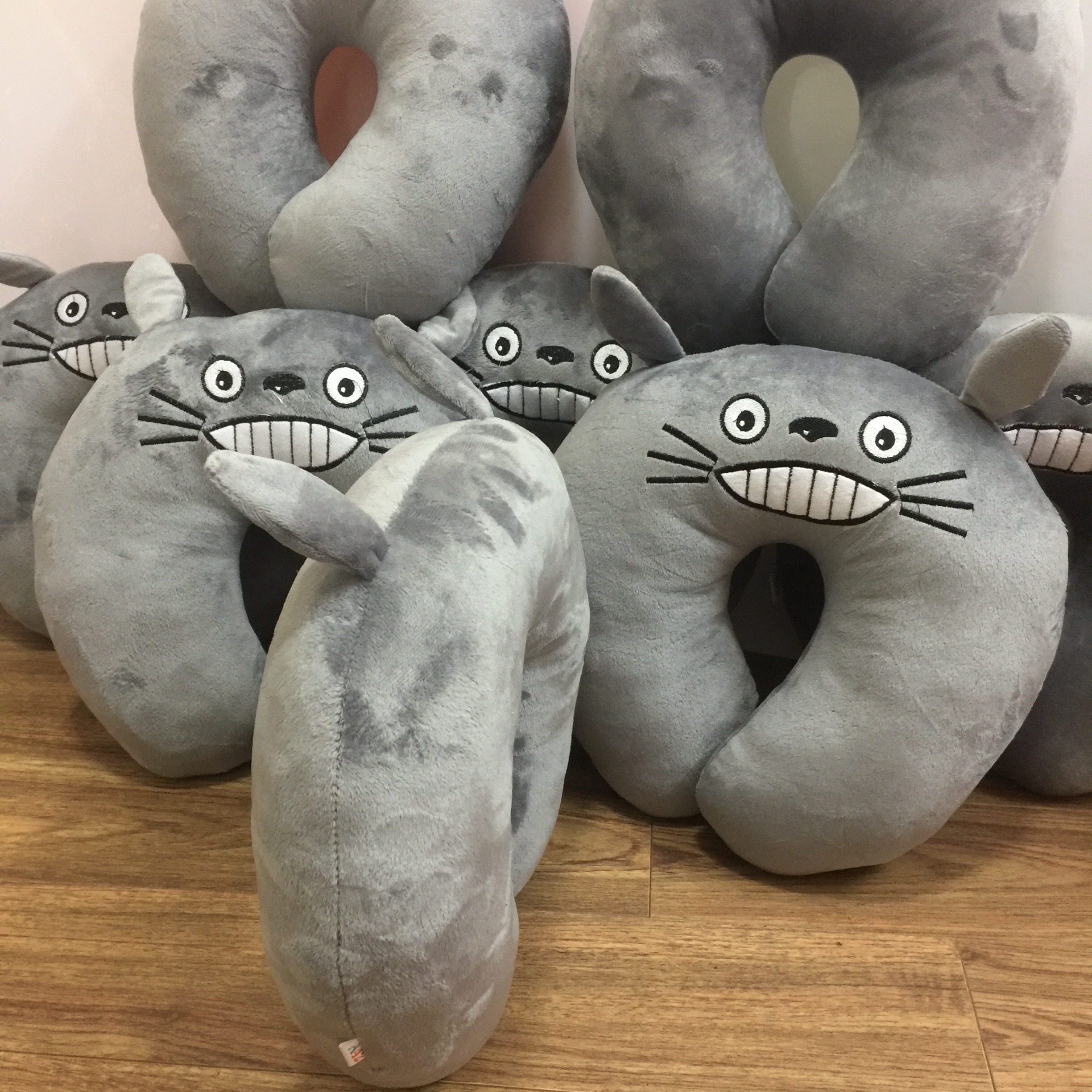 Gấu Bông Gối Ôm Gối Cổ Chữ U ToToRo 2T Vải Nhung Co Giãn