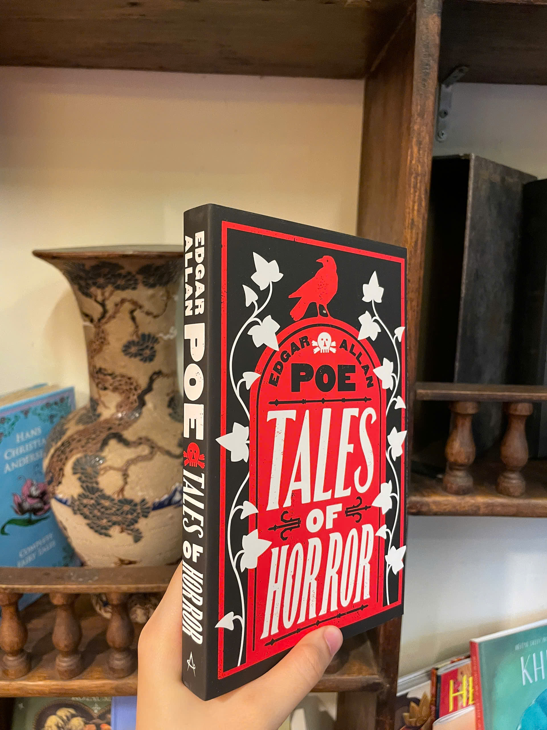 Sách - Tales of Horror by Edgar Allan Poe | Classics Horror Short Stories / Ngoại văn Nhập khẩu