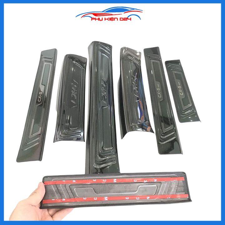 Bộ ốp bậc cửa trong ngoài nẹp bước chân Mazda CX-5 2014-2015-2016-2017-2018-2019 vân Titan chống trầy trang trí xe