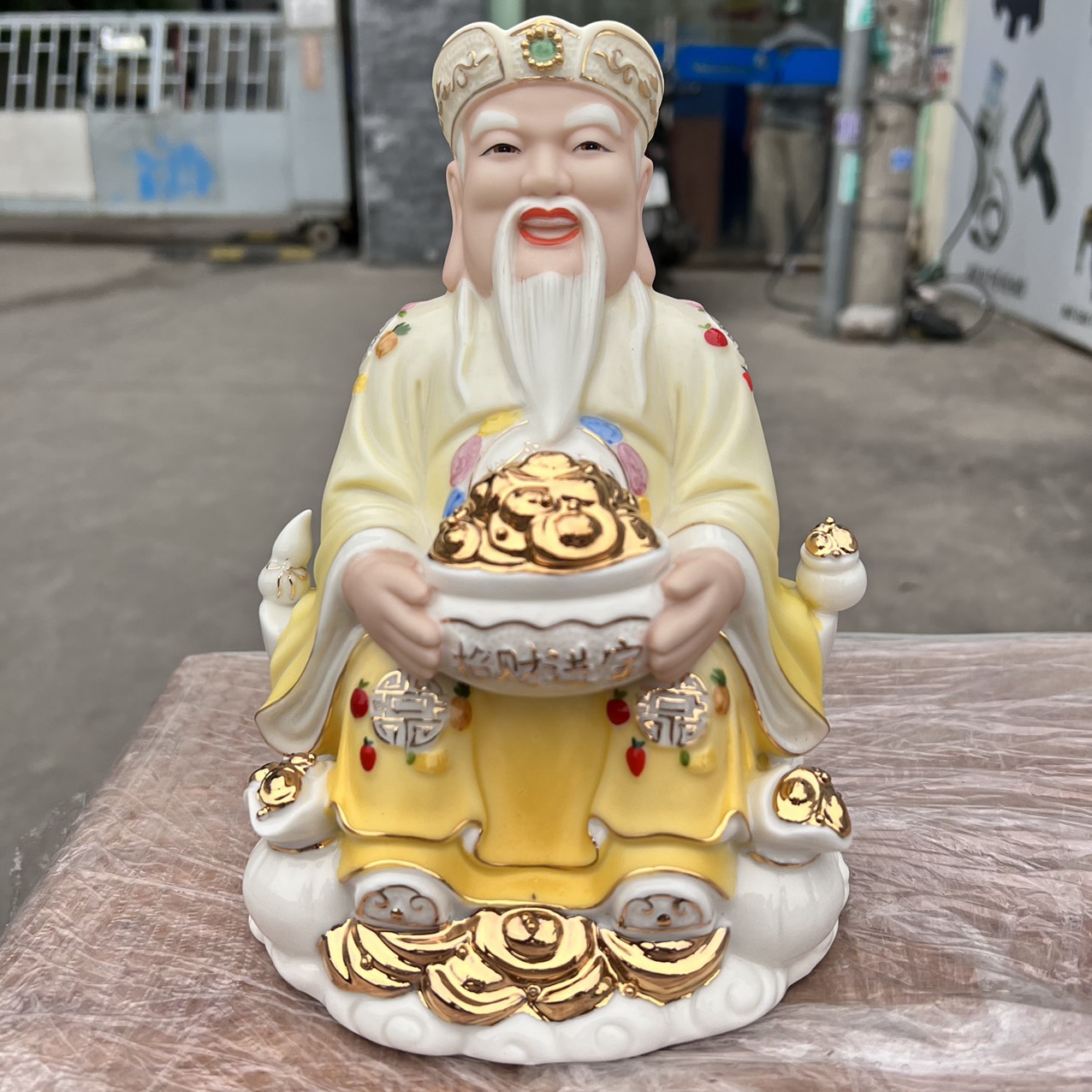 Tượng Thần Tài Thổ Địa sứ đức hóa cao cấp nhập khẩu Đài Loan cao 20cm – VÀNG