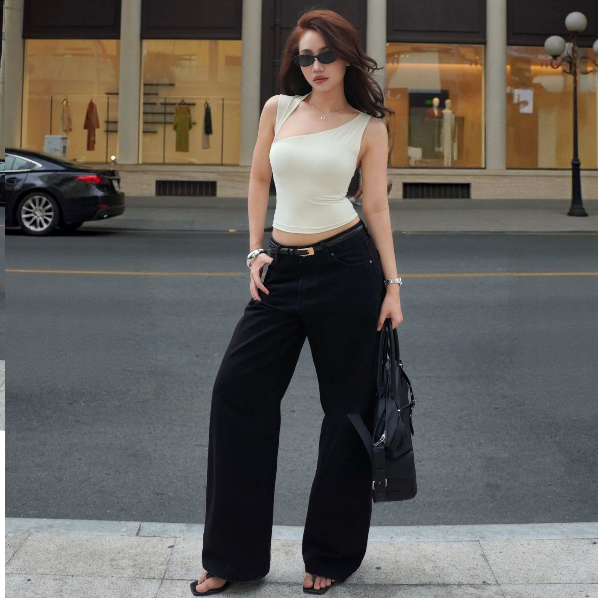 Quần jeans nữ màu đen ống suông lưng thấp Aaa Jeans