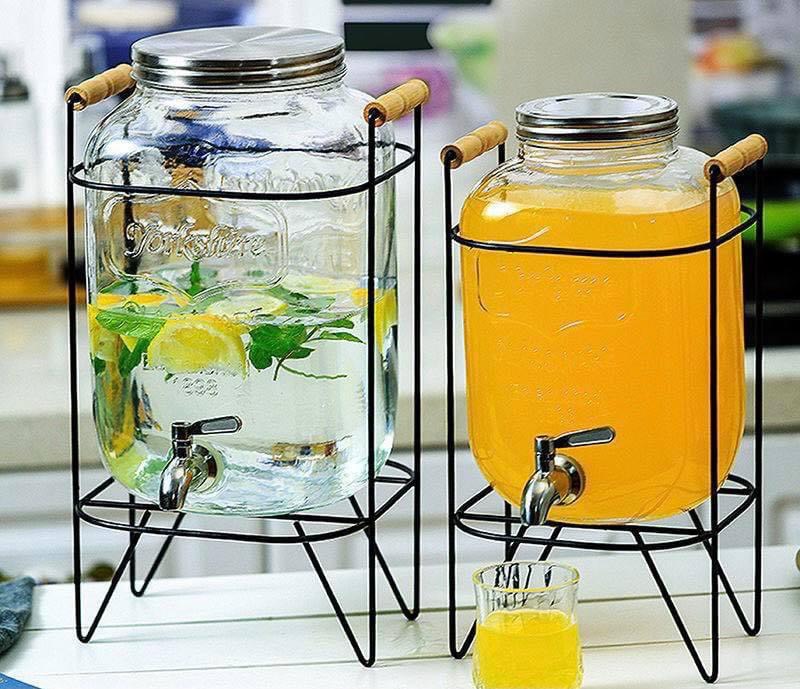 BÌNH ĐỰNG NƯỚC THỦY TINH CÓ VÒI RÓT KÈM GIÁ SẮT SANG TRỌNG - TH09