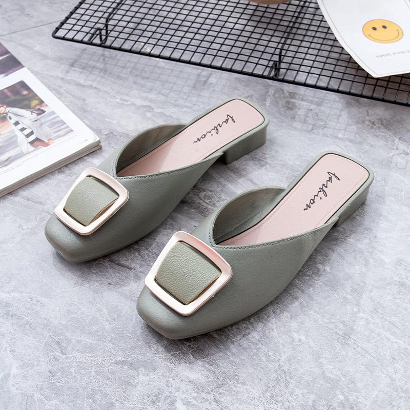 Giày dép sục cao su thơm mũi vuông khoá vuông( form nhỏ