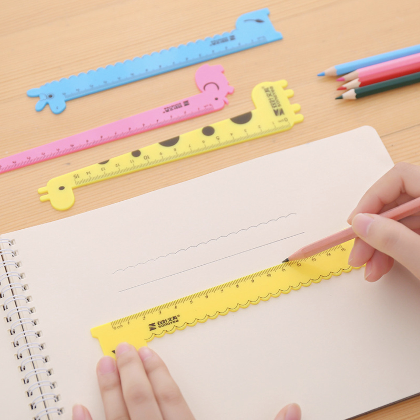 COMBO 2 Chiếc Thước Kẻ Học Sinh Hình Hươu Cao Cổ Cute - Thước Kẻ Nhựa Chiều Dài 15cm