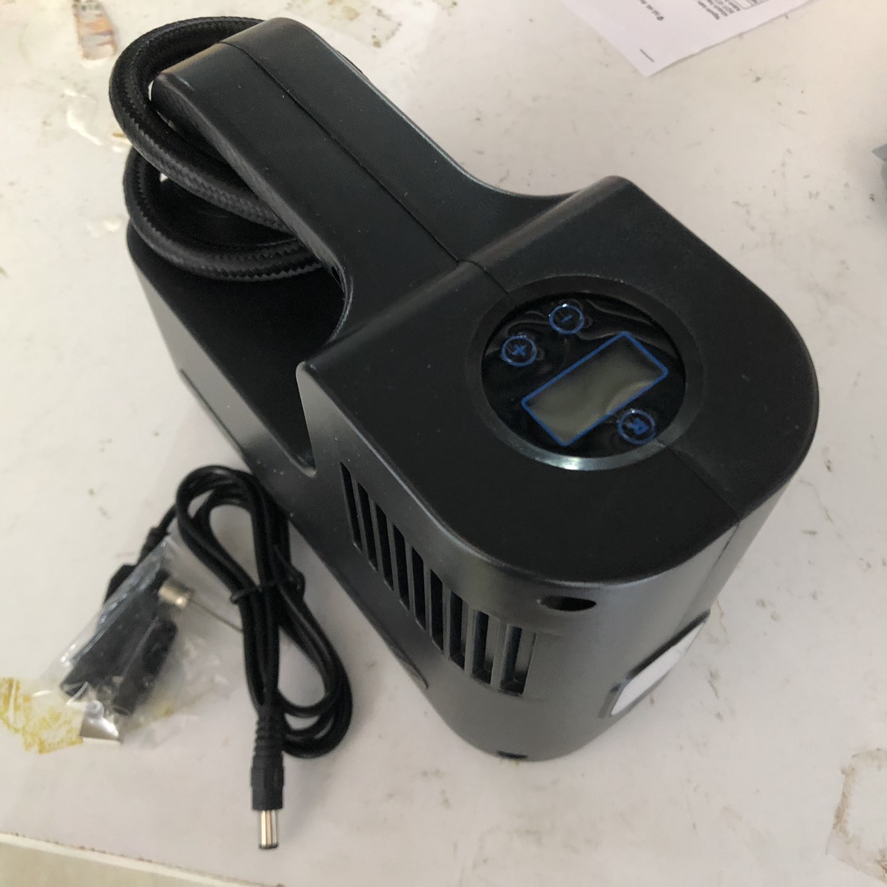 Bơm Lốp Ôtô,Xe Hơi Điện Tử Đa Năng ST-217 - Chế Độ Tự Ngắt - Tích Hợp Đèn Led - Pin Sạc Tích Điện