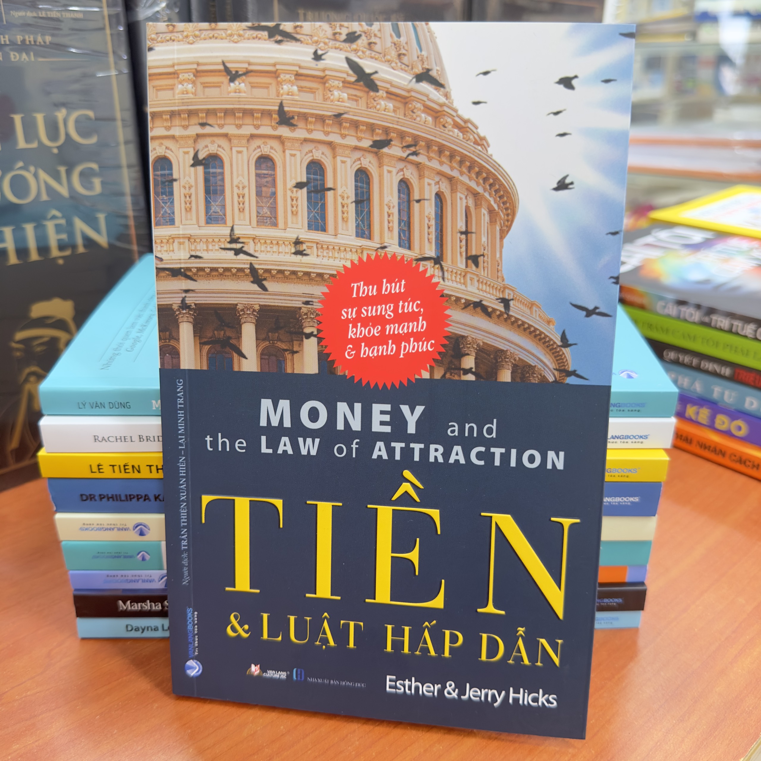 Tiền &amp; Luật Hấp Dẫn - Vanlangbooks