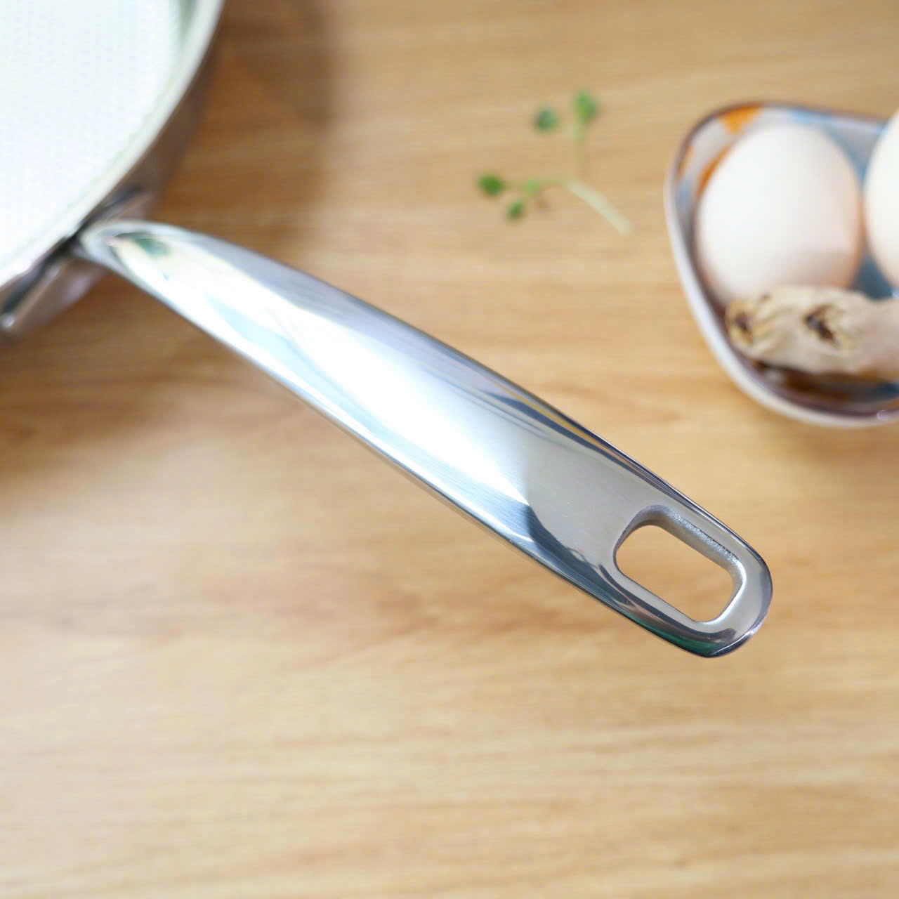 Chảo Inox Vân Kim Cương Seka Nông Lòng 24cm 28cm 3 Lớp Nguyên Khối, Dùng Cho Mọi Loại Bếp - Hàng Chính Hãng