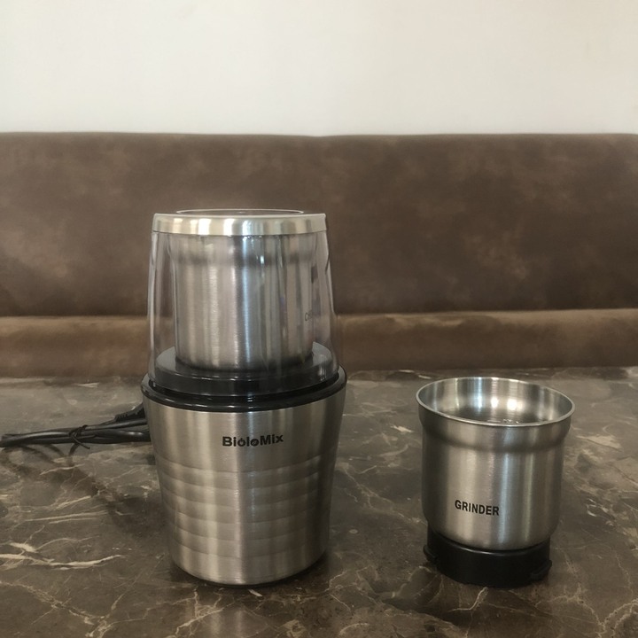 Máy xay hạt cà phê và gia vị 2 trong 1 nhãn hiệu Biolomix BCG300 dạng ấn giữ khi xay Công suất: 300W có vỏ bọc inox SS201 siêu bền - HÀNG NHẬP KHẨU