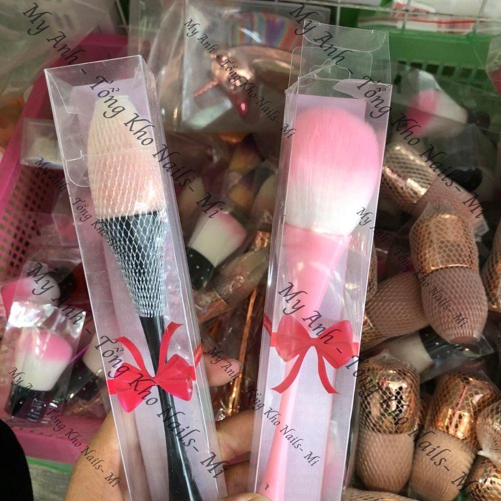 Chổi phủi bụi nail đẹp - Cán dài sang chảnh