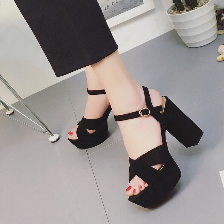 Giày nữ, giày cao gót da nhung mềm mịn quai cài ngang, đế vuông lớn cao 12 cm màu đen phong cách cá tính cho các cô nàng YNCG65
