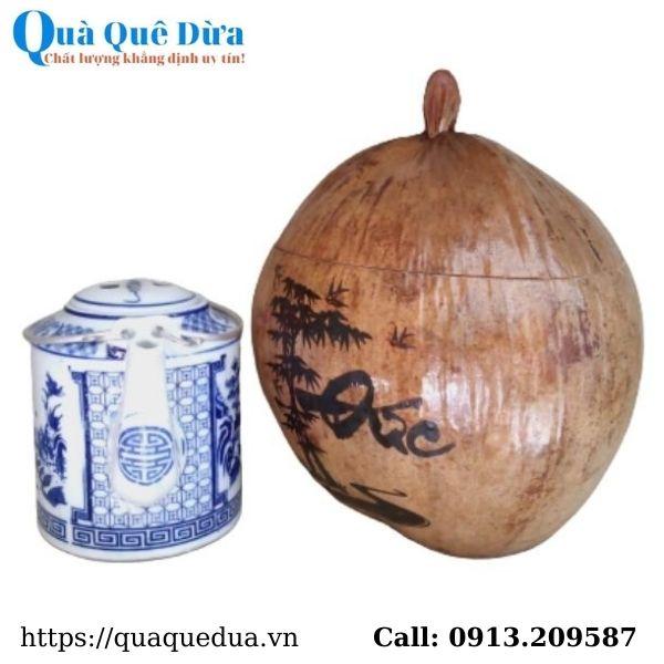 Vỏ Giữ Ấm Bình Trà Trái Dừa Hoa Văn Lồng Chữ Đức Và Bình Trà 400 - 950ml - Sản Phẩm Được Sản Xuất Tại Bến Tre