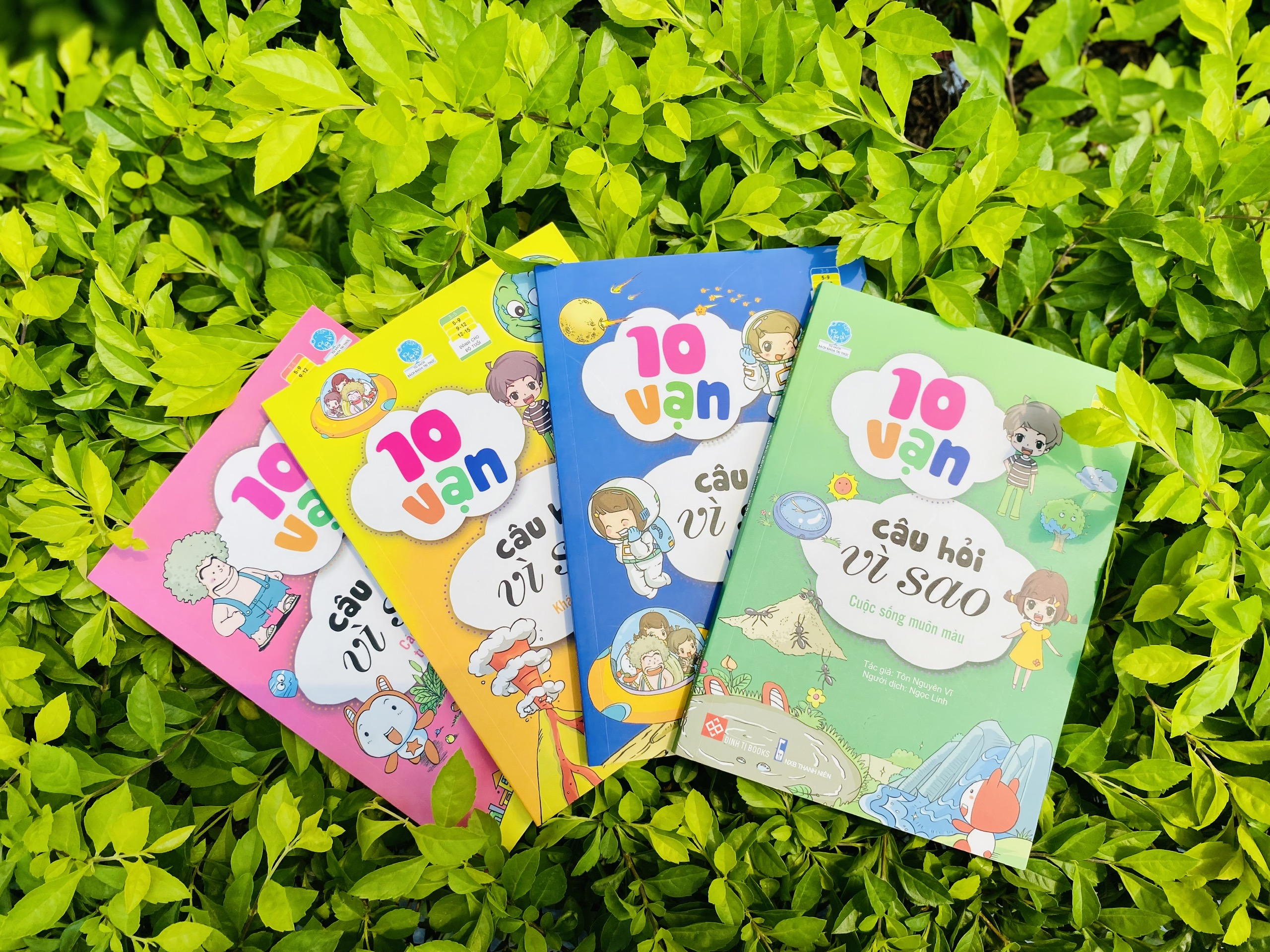 Sách Bách Khoa Tri Thức - 10 Vạn Câu Hỏi Vì Sao - Vũ Trụ - Trái Đất - Đinh Tị Books