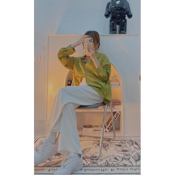 Set áo sơ mi xanh bơ oversize kèm quần suông trắng hack dáng
