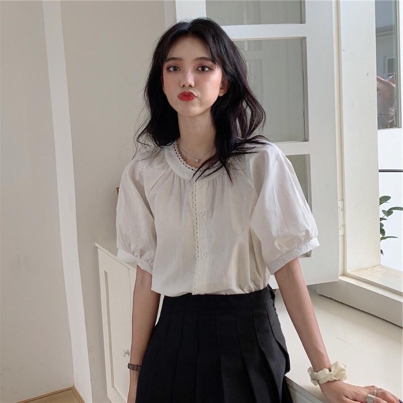 Áo sơ mi trắng cổ tròn viền ren