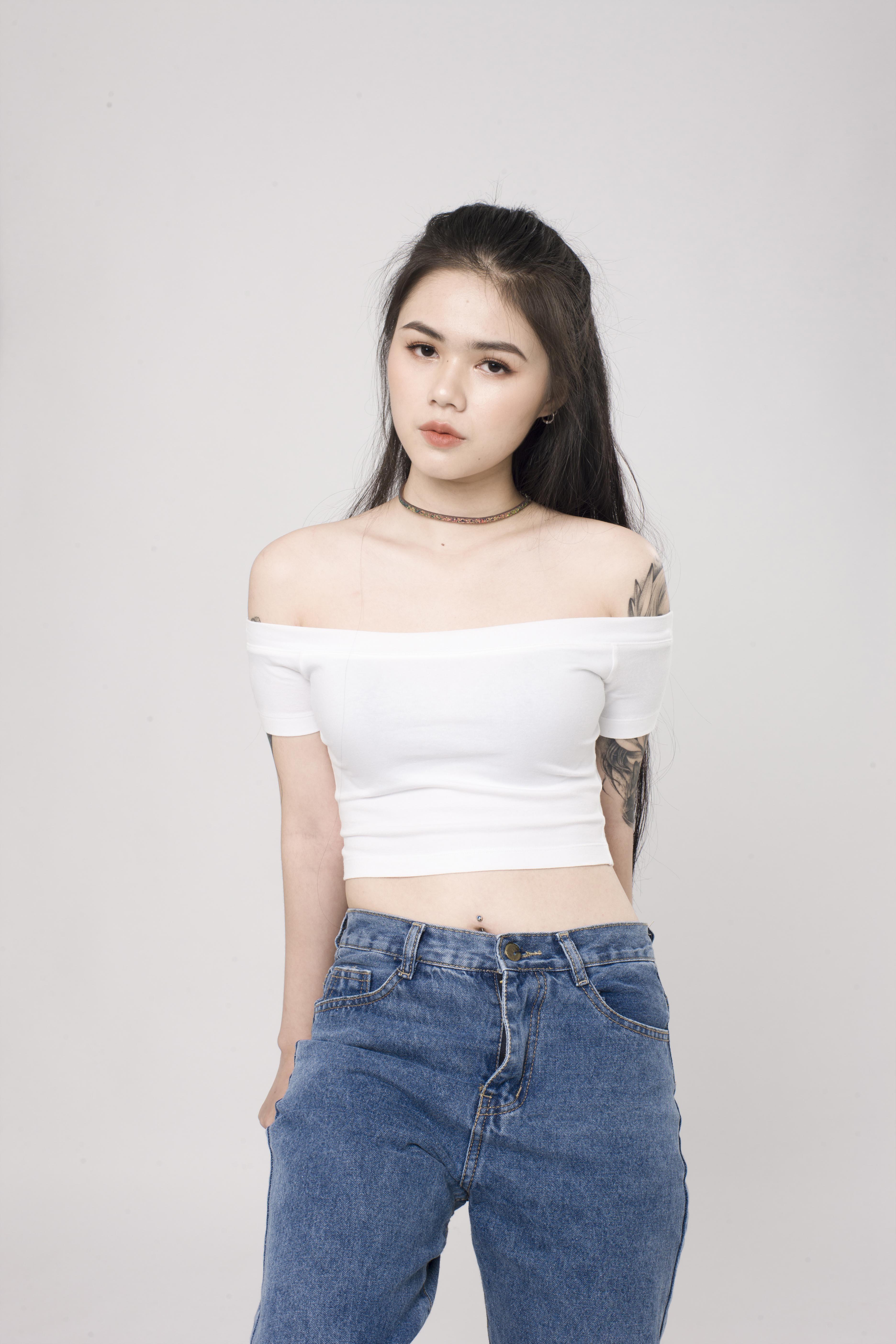 Croptop Bẹt Vai - Út Bén