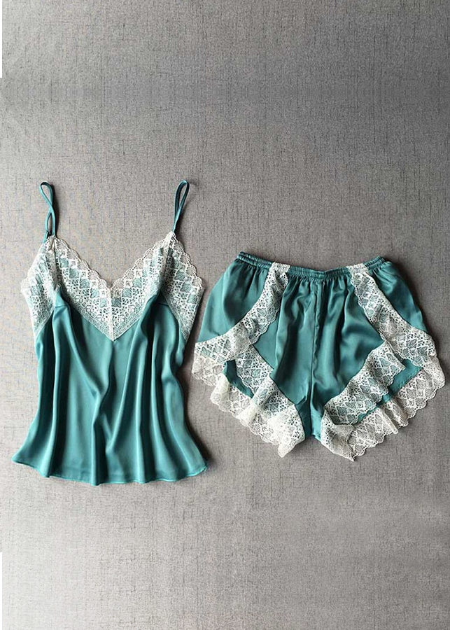 Bộ Đồ Nữ Phi Lụa Quần Ngắn Viền Ren Trắng
