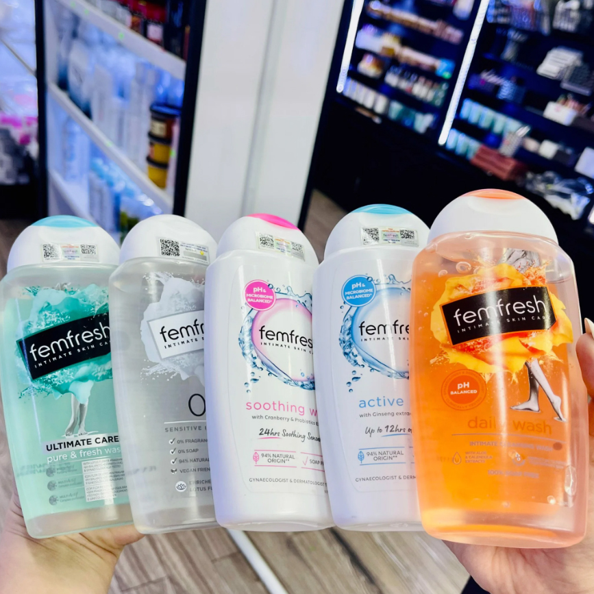 Dung dịch vệ phụ nữ Femfresh Daily Intimate Wash Anh Quốc 250ml
