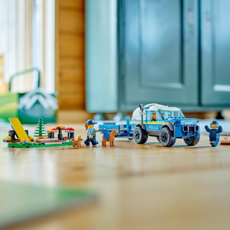 Đồ Chơi Lắp Ráp LEGO City Xe Huấn Luyện Cảnh Khuyển 60369