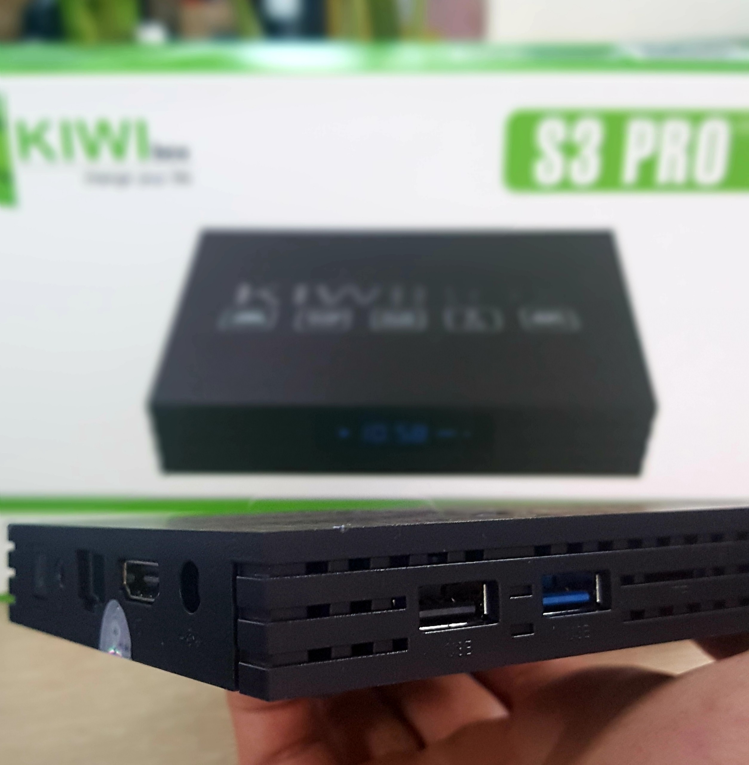 Android box Kiwibox S3pro mới , kiwi s3 pro 2021 Ram 2G, Rom 8G, Wifi 2BT, Android 10, Bluetooth 5.0 - truyền hình miễn phí - Hàng chính hãng