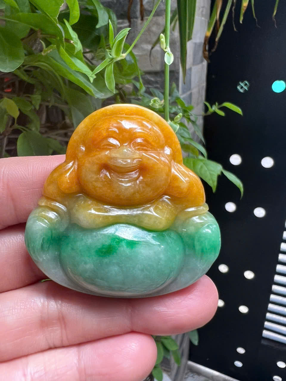 Mặt dây chuyền Phật Di Lặc Cẩm Thạch Vàng Xanh tự nhiên mới đẹp Kt Cao 49mm Ngang 49mm Dầy 12mm Nam Nữ về bọc vàng lên đeo tốt đẹp ạ