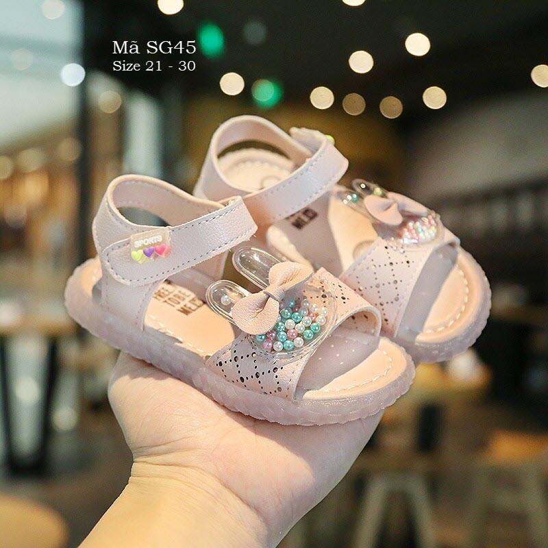Dép sandal bé gái SG45 hình thỏ màu trắng dễ thương thiết kế độc đáo cho bé 1 - 5 tuổi