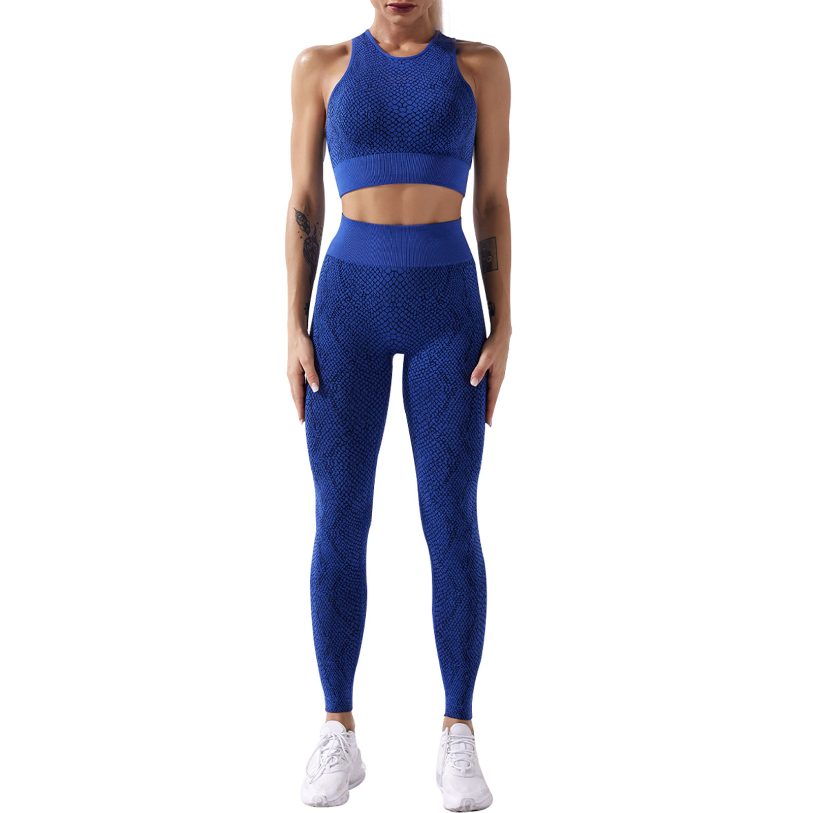 Bộ áo ngực và quần cạp lưng, được làm từ nylon và spandex, co giãn cho các môn thể thao, yoga
