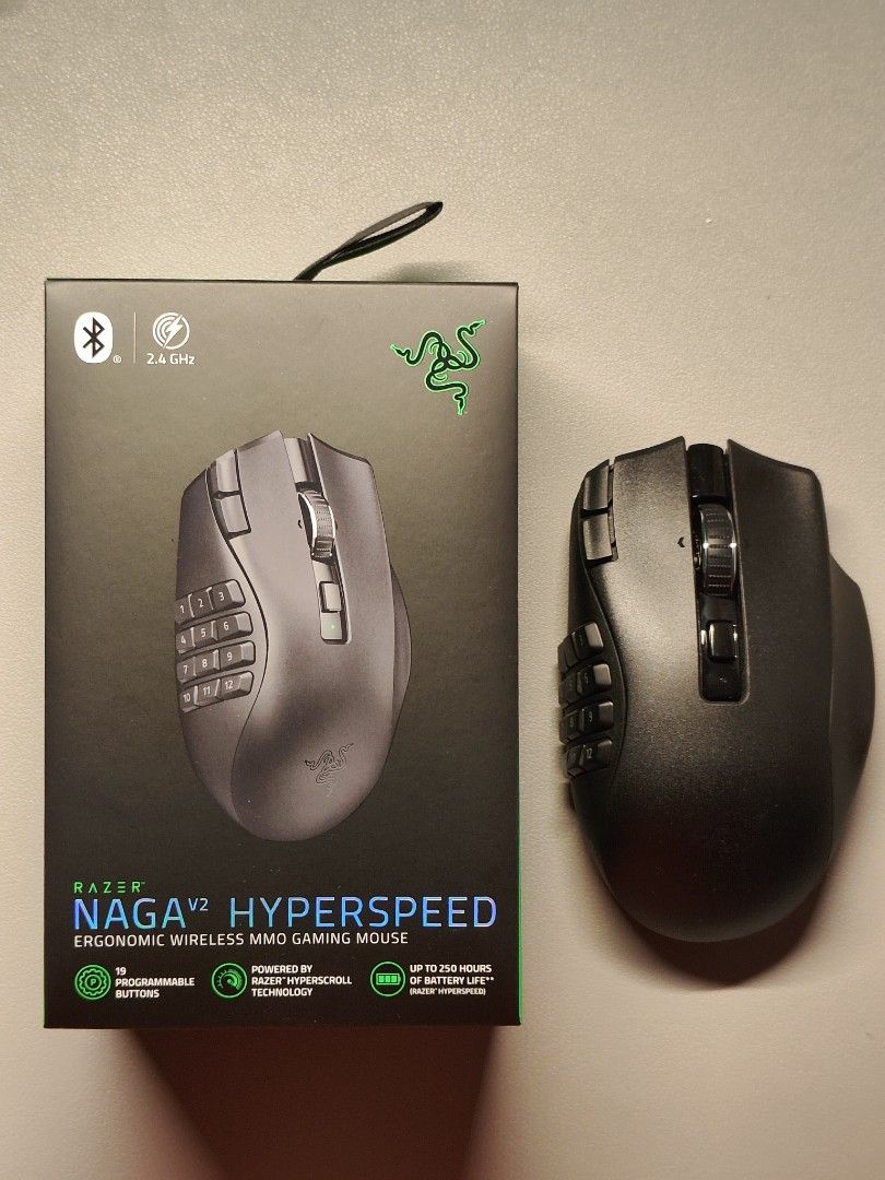 Chuột chơi game không dây Razer Naga V2 Hyperspeed - Hàng chính hãng