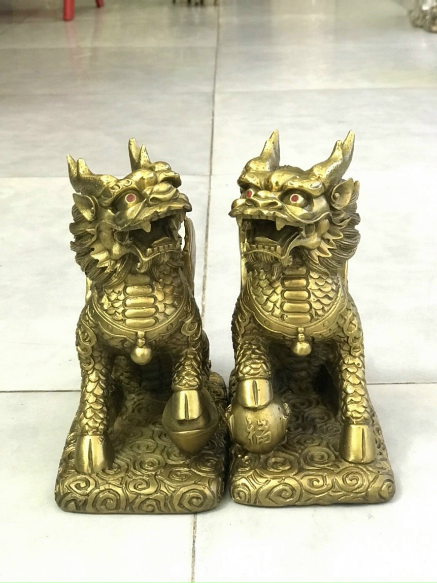 Đôi Kỳ lân bệ vuông - Kỳ lân trang trí màu gold (kt 16x15cm)