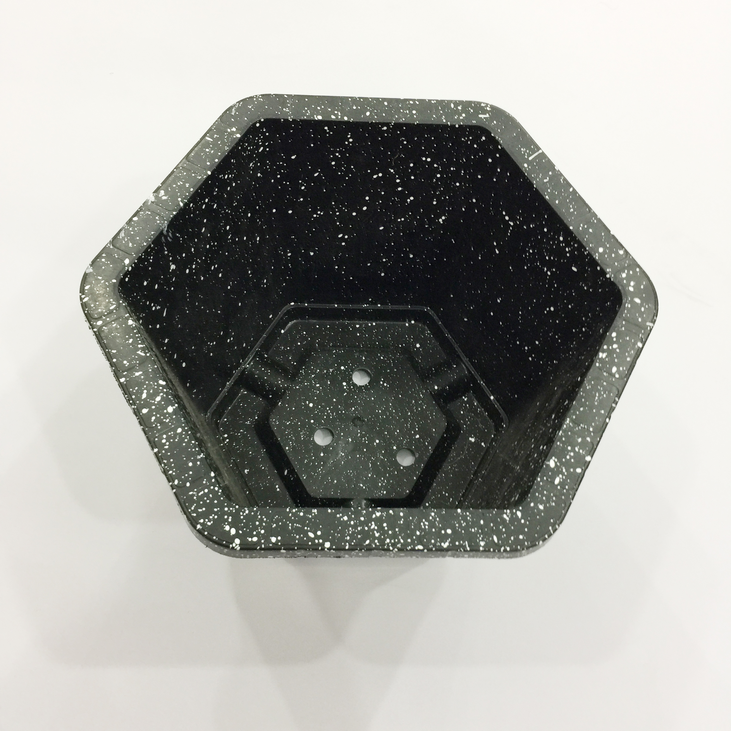 Chậu nhựa trồng cây giả đá màu đen hình lục giác 32cm