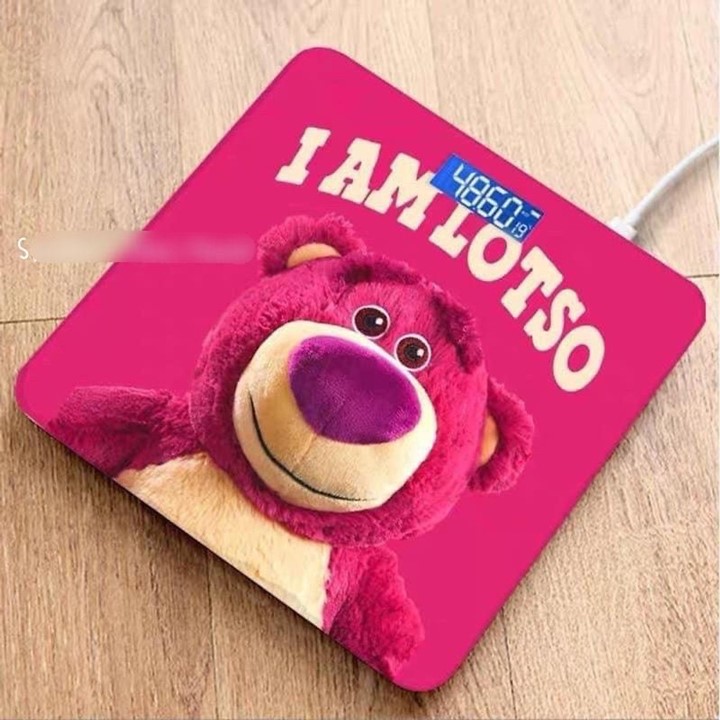 Cân Điện Tử Sức Khỏe Hình Gấu Dâu Lotso Cute