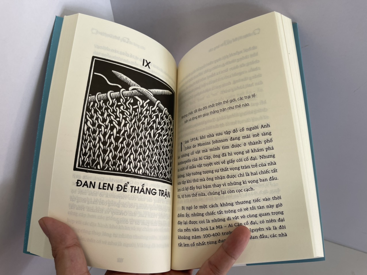 LƯỢC SỬ THẾ GIỚI TRÊN LƯNG CỪU – Sally Coulthard - Nguyễn Thế Hiền dịch - Bách Việt