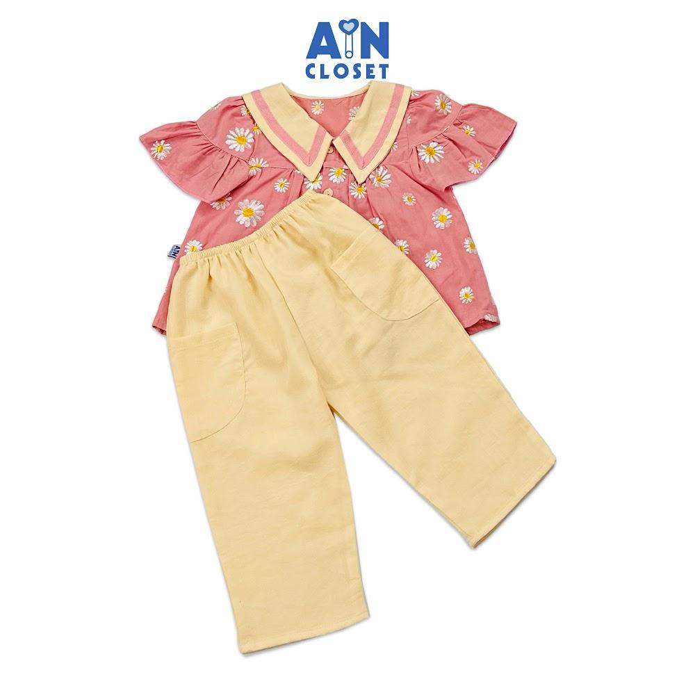 Hình ảnh Bộ quần dài áo tay ngắn bé gái họa tiết Cúc Họa Mi nền hồng cotton lụa - AICDBGTAXTEQ - AIN Closet