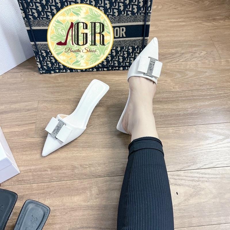 Guốc mũi nhọn khoá đính đá D chữ hiệu mũi nhọn 5p