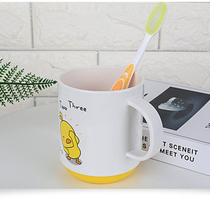 Cốc đánh răng in hình siêu dễ thương cho bé yêu có quai cầm tiện ích- giao mẫu ngẫu nhiên