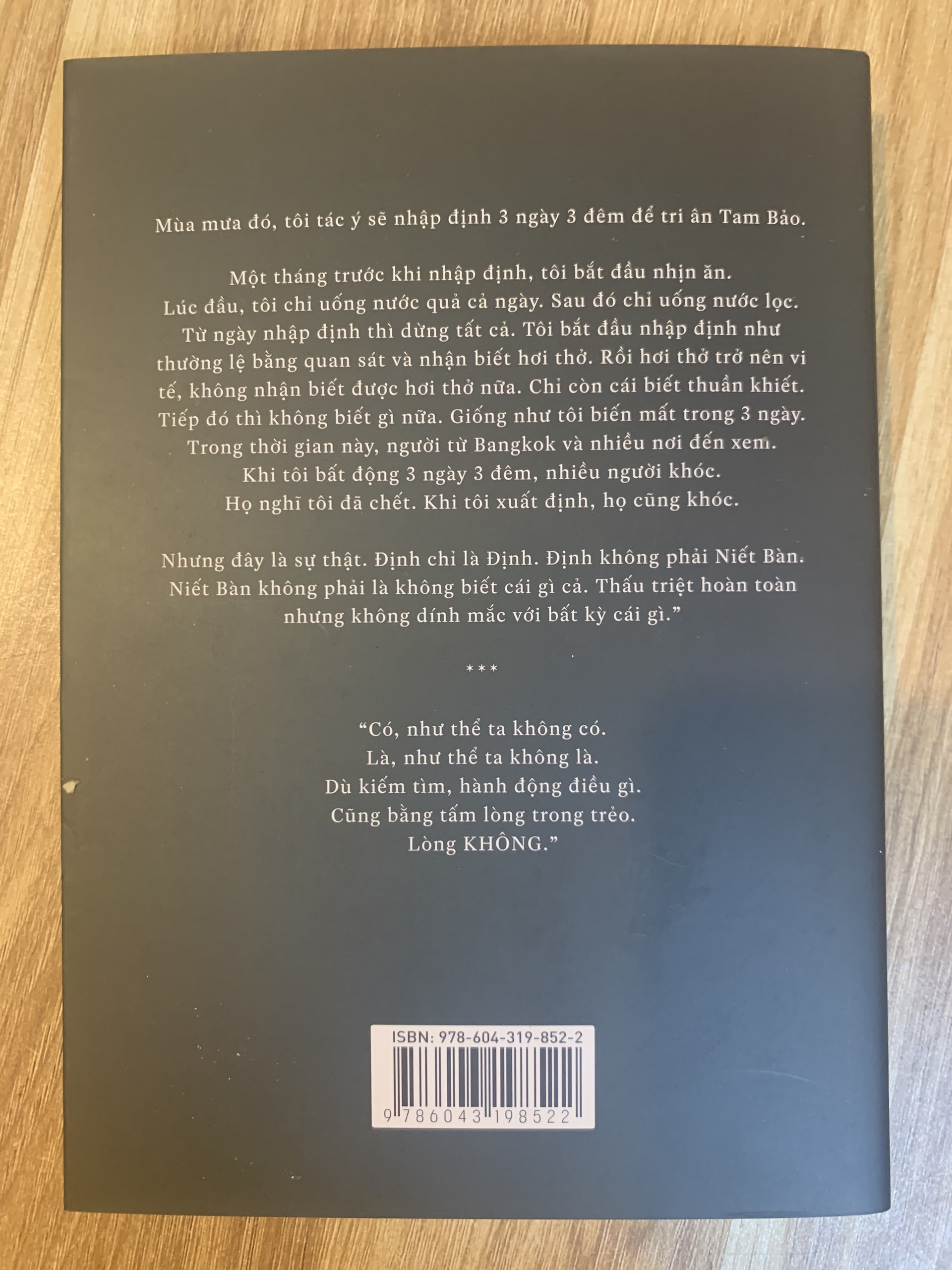 Sách - Trái Tim Không