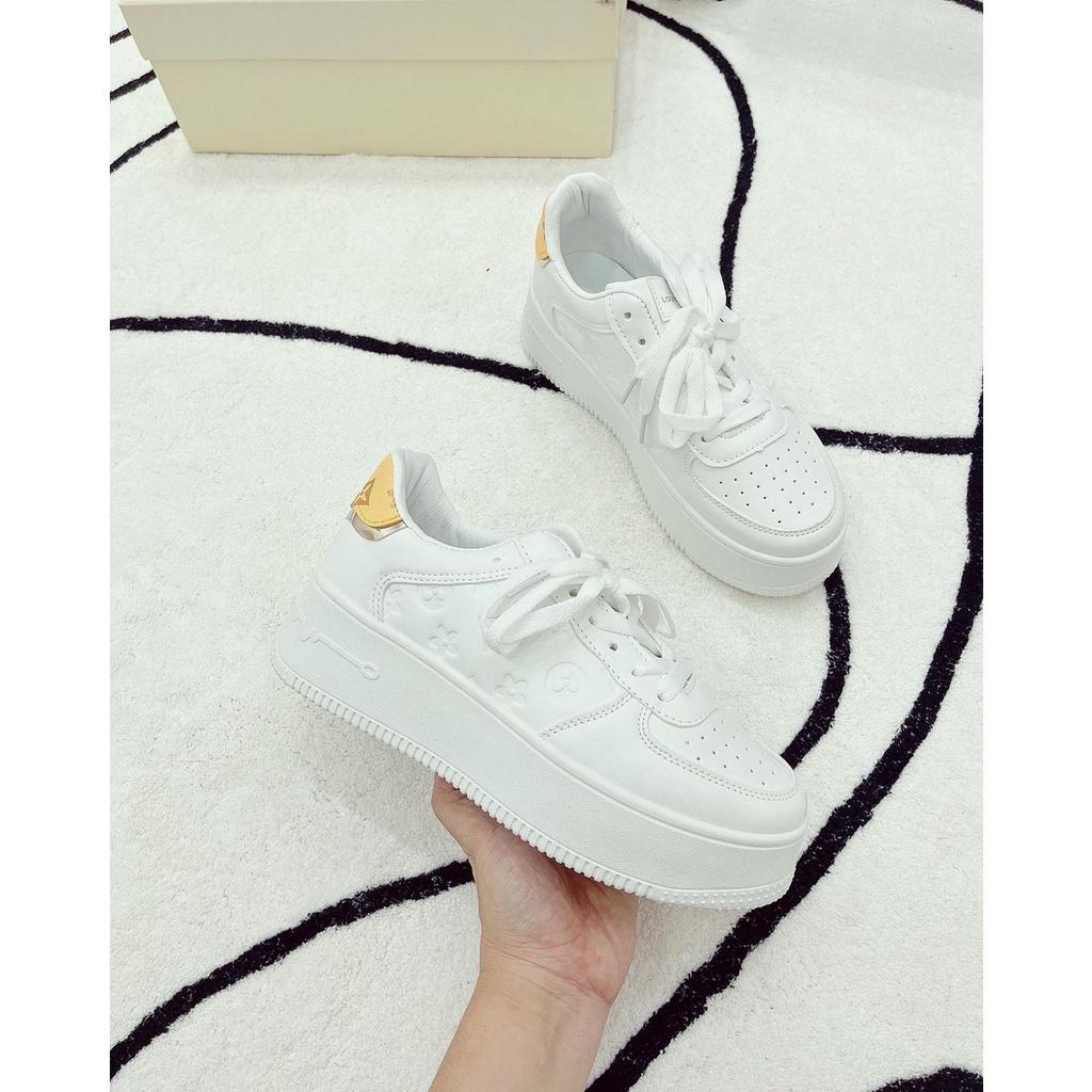 Giày sneaker nữ đế cao siêu tôn dáng