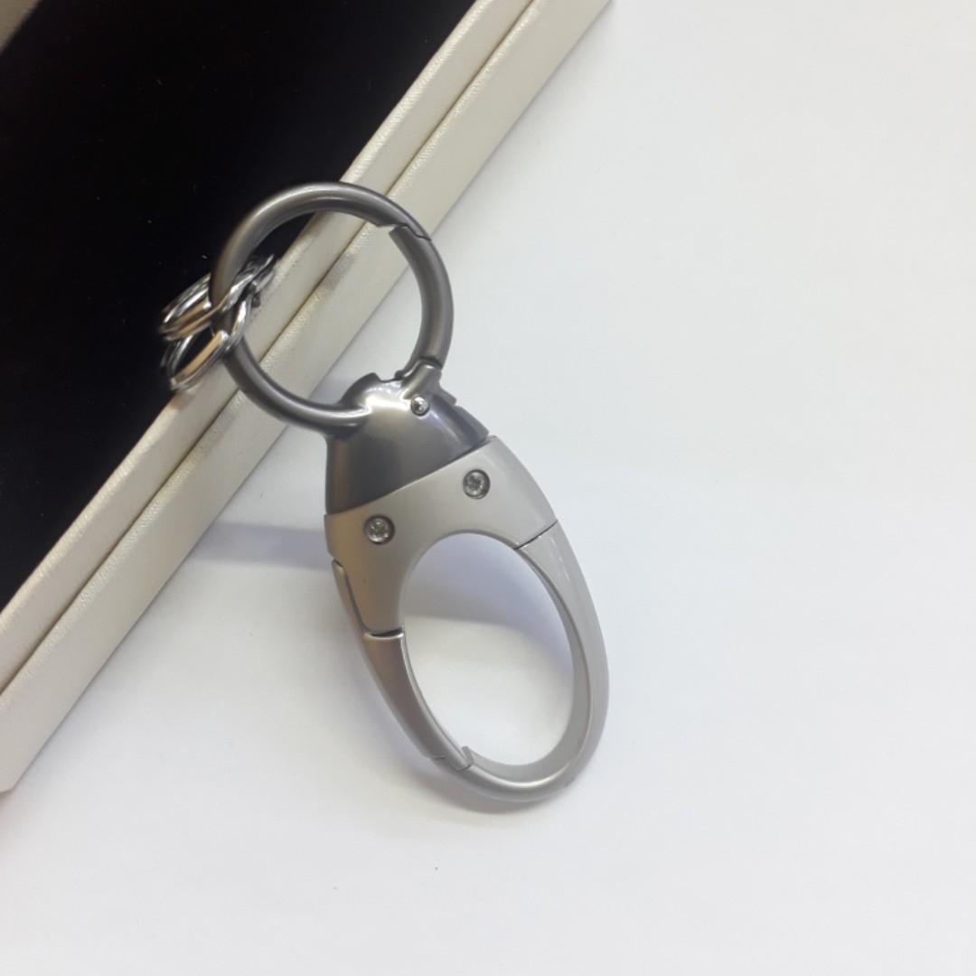 Móc chìa khóa nhỏ xoay 360 độ thiết kế mới kèm 2 vòng nhỏ 186 - chất liệu hợp kim cao cấp