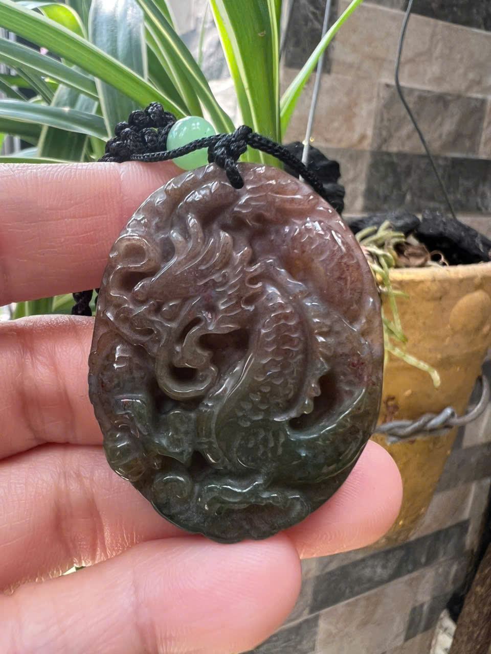 Mặt Dây Chuyền Oval Chạm Rồng Lượn Đá Casidon Size Ngang 46mm Dầy 7mm màu Hồng Xanh nhẹ đẹp ạ