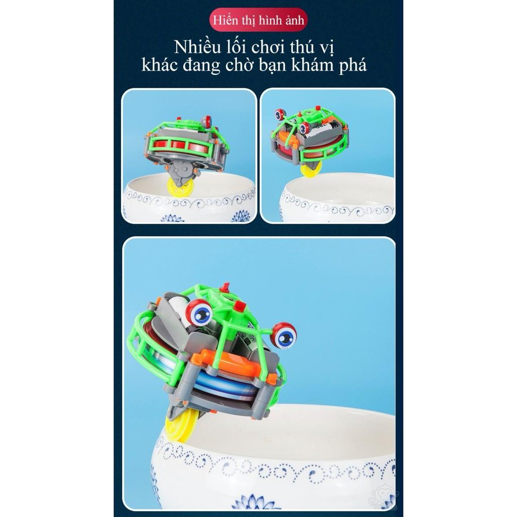 ROBOT đồ chơi đĩa bay lật đật có đèn và banh xe để đua
